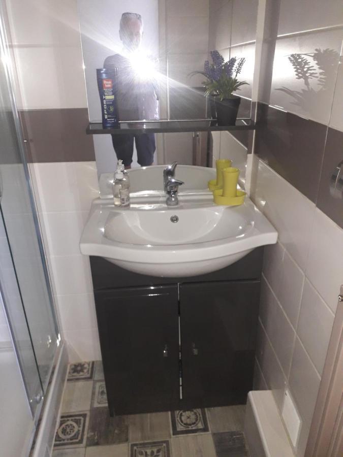 Residence D'Anjou - Grand Studio Avec Balcon Et Parking Privatif Perpignan Eksteriør bilde